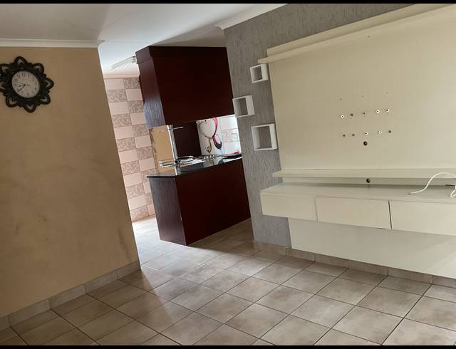 3 BEDROOM FREESTANDING FOR SALE IN KOSMOSDAL